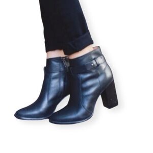 Madewell The Sammie Ankle Booties in Black Leather